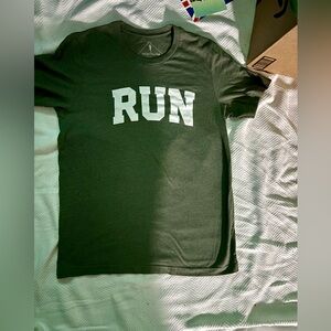 RUN T Shirt - size L